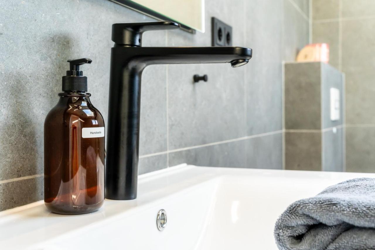 Gemuetliches Und Lichtdurchflutetes Penthouse Mit Sternenhimmelblick, Boxspringbett Und Terrasse - Gute Anbindung An Die Innenstadt Касел Екстериор снимка