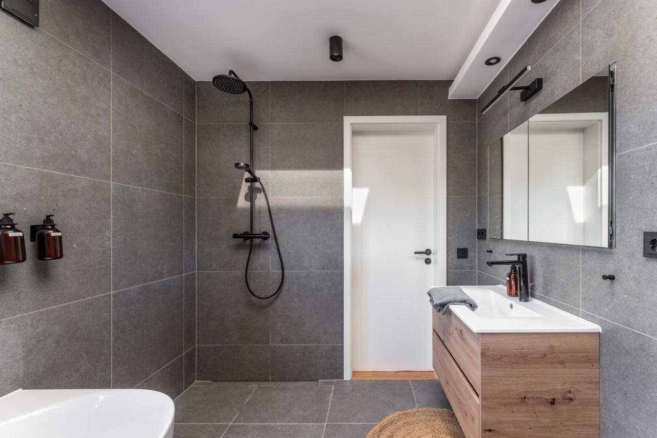Gemuetliches Und Lichtdurchflutetes Penthouse Mit Sternenhimmelblick, Boxspringbett Und Terrasse - Gute Anbindung An Die Innenstadt Касел Екстериор снимка